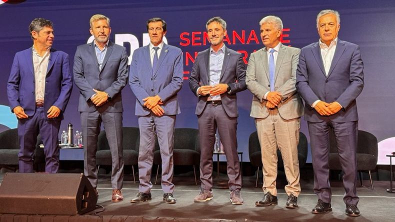 Alfredo Cornejo compartió un panel con Axel Kicillof y Rogelio Frigerio en Buenos Aires.