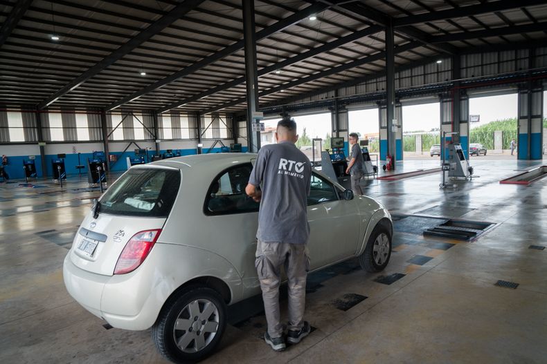 El Gobierno habilitó a talleres mecánicos particulares para realizar la RTO.