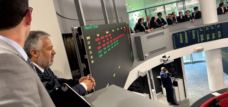 El gobernador en uno de los centros de la minería mundial. La bolsa de metales de Londres. Mendoza está ante una gran oportunidad por sus reservas de cobre. El gobernador en uno de los centros de la minería mundial. La bolsa de metales de Londres. Mendoza está ante una gran oportunidad por sus reservas de cobre.