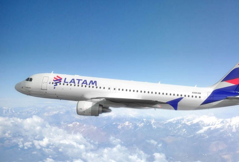 avión LATAM 1
