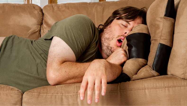 Entre los beneficios de dormir la siesta se encuentra una notoria reducción del estrés