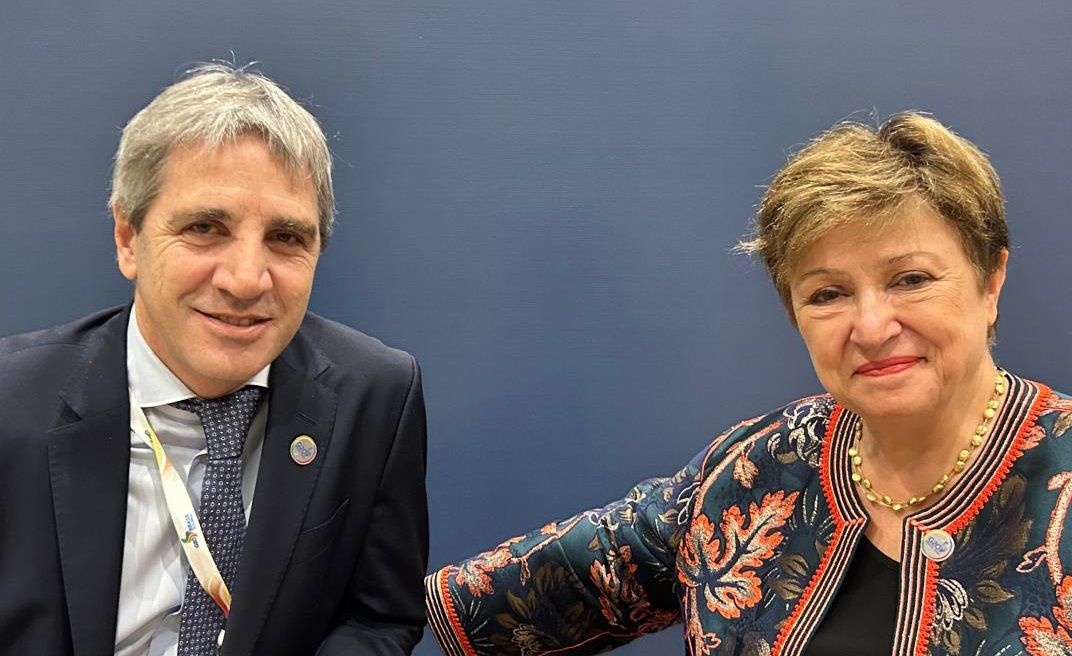 Con la meta de sellar un nuevo préstamo, Caputo se reunió con la titular del FMI