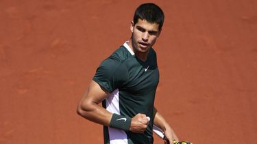 carlos alcaraz se quedo con el atp de barcelona