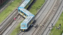 Impactante accidente en Buenos Aires: un tren de pasajeros descarriló y dejó 20 heridos