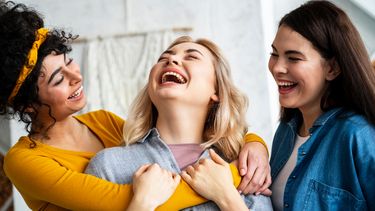 Sitio Andino | risa, felicidad, mujeres, reír.jpg