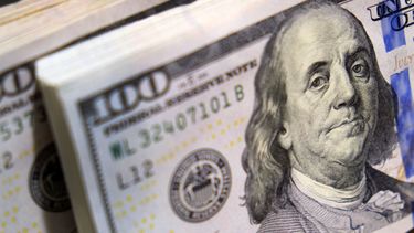 el dolar oficial cerro a $ 139,87 y en la semana subio 1,40%