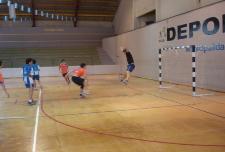 13  Dos partidos abren la 8ª fecha del torneo anual sureño y del Valle de Uco de Balonmano--Viernes 14-06-13