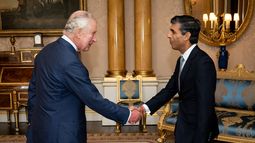 El rey Carlos III nombró a Sunak primer ministro británico