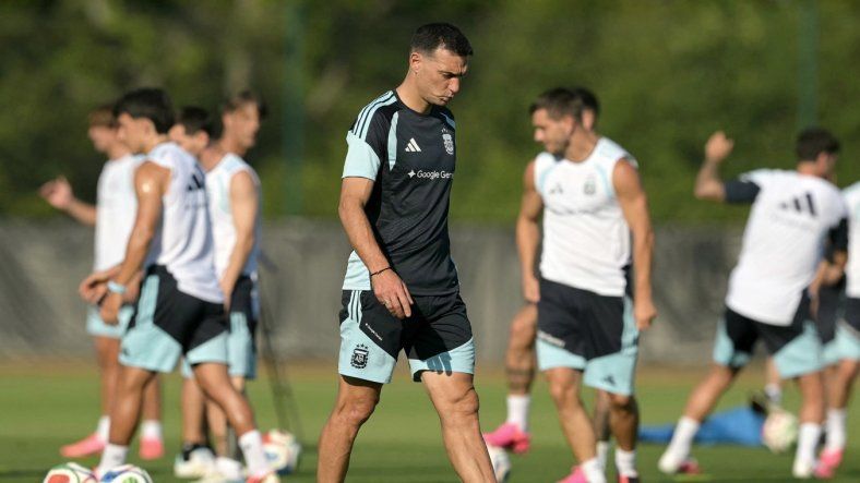 Lionel Scaloni define el equipo para enfrentar a Suiza por los cuartos de final del Mundial 2026.