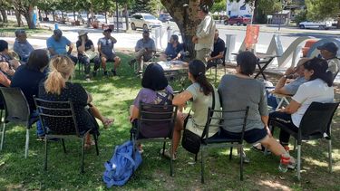 Prestadores de servicios turísticos de Malargüe autoconvocados en Plaza San Martín.