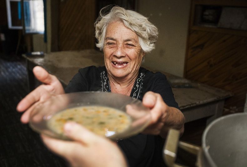 centro jubilados, pami, barrio escorihuela, comedor de abuelos