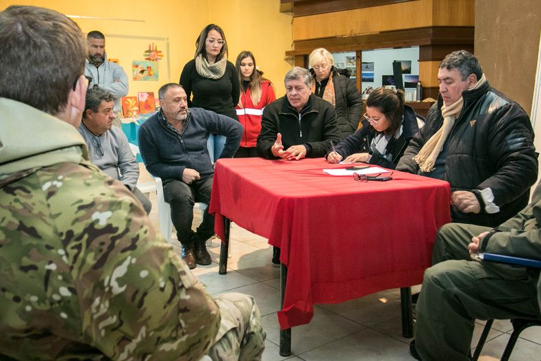 Orozco, estuvo este miércoles en Uspallata y se puso al frente del comité de crisis organizado tras las nevadas
