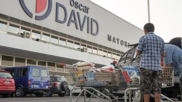 Oscar David Mayorista festeja su aniversario 50º.