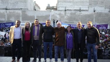 Una de las militantes más visibles en la campaña fue echada del bloque libertario. Una de las militantes más visibles en la campaña fue echada del bloque libertario.