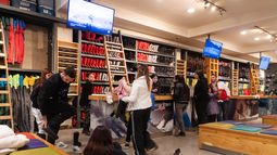 Comercios de ropa y equipos para la nieve en Mendoza enfrentan una temporada difícil