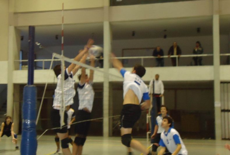 13  La UTN sanrafaelina visita a la UNC por una nueva fecha del torneo de voleibol, división A1, mendocino- Sábado 01-06-13
