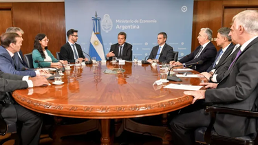 Massa extendió los acuerdos de precios a los medicamentos nacionales.