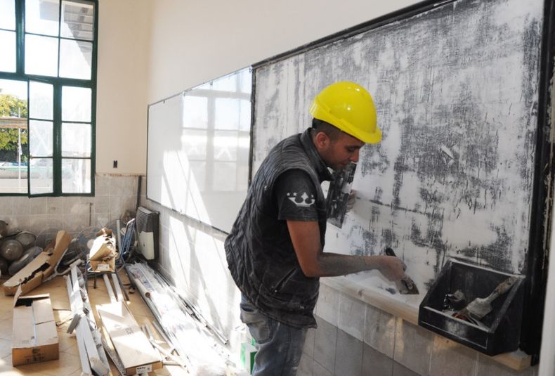 En 90 escuelas, los trabajos continuarán durante el dictado de clases. En 90 escuelas, los trabajos continuarán durante el dictado de clases.