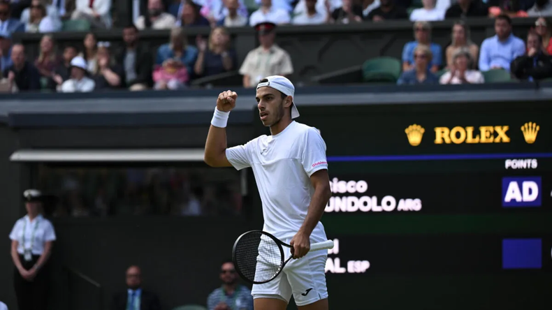 Francisco Cerúndolo avanza en Indian Wells.