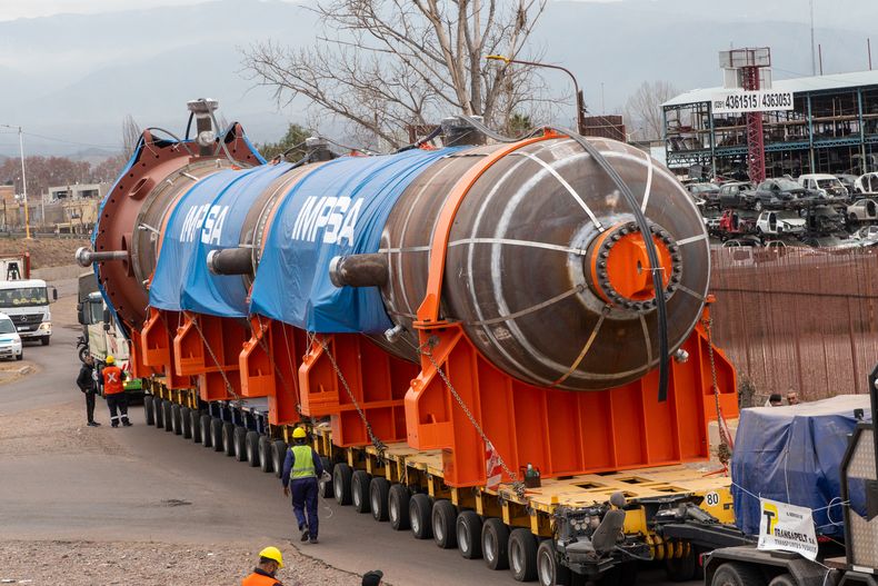 ¿Se extiende el operativo de traslado del reactor de IMPSA a YPF? ¿Se extiende el operativo de traslado del reactor de IMPSA a YPF?