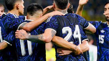 Quién es el jugador de la Selección Argentina que incomodaría a las parejas del plantel Quién es el jugador de la Selección Argentina que incomodaría a las parejas del plantel