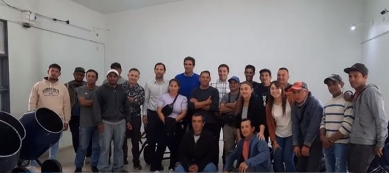 Entrega de herramientas desde la Municipalidad de Tunuyán.