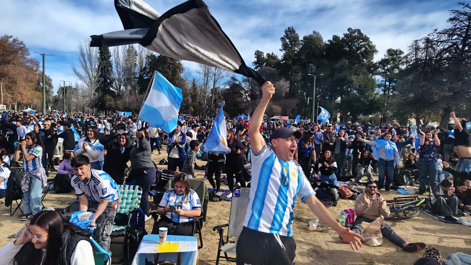 En San Rafael, los hinchas no controlaron la emoción mundialista.&nbsp;