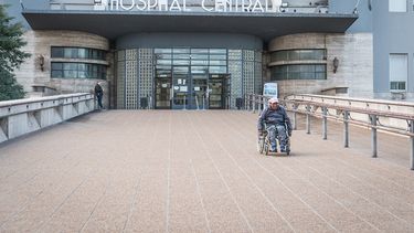 Ruta 82: un ciclista sufrió una caída y debió ser internado de urgencia Ruta 82: un ciclista sufrió una caída y debió ser internado de urgencia