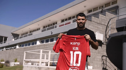 El ex delantero no pudo volver al fútbol profesional.