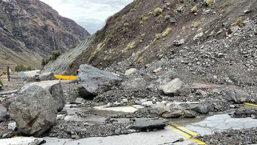 El Paso se mantiene cerrado debido a labores de despeje en la ruta internacional