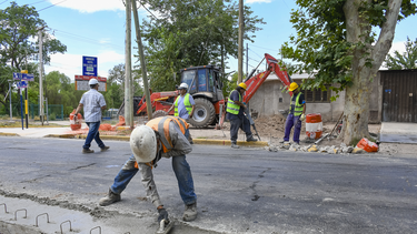 Recuperación de la Avenida Mathus Hoyos en Guaymallén. Recuperación de la Avenida Mathus Hoyos en Guaymallén.