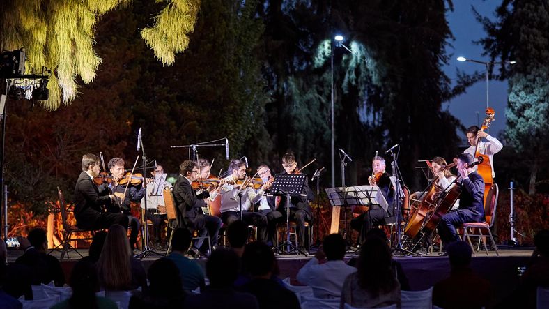 Las Heras se prepara para vivir una experiencia musical única en el Concierto Esperando la Navidad de la Orquesta Juvenil de Cámara del departamento.