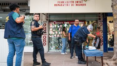 Sitio Andino | 10 de Marzo de 2026. Robo joyería en el centro, móvil policial, policía de Mendoza, científica