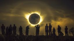 Cuál es el significado del próximo eclipse solar: rituales y sus beneficios