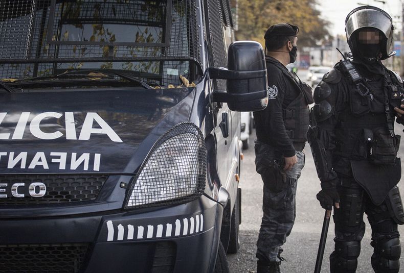 policia, policias, movil policial, infanteria, operativo, homicidio, secuestro, allanamiento
