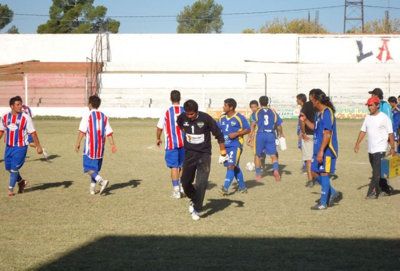 13  El tricolor de Pedal Club visita al Deportivo Malargue, en el fútbol sanrafaelino-  Domingo 17-03-13