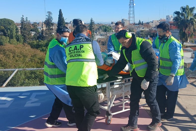 La víctima se encuentra internada en grave estado de salud.