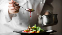 En el día del trabajador gastronómico, cuánto gana un cocinero