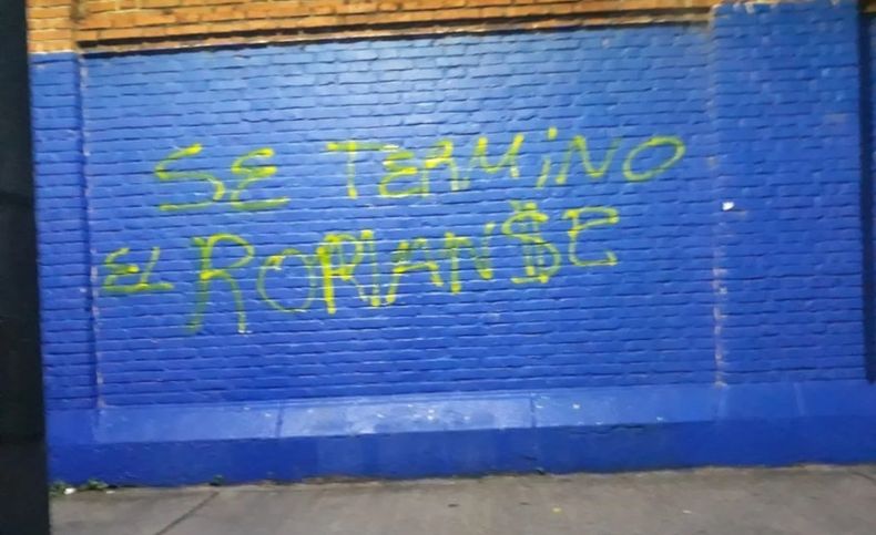 Pintadas en la Boca contra Riquelme.