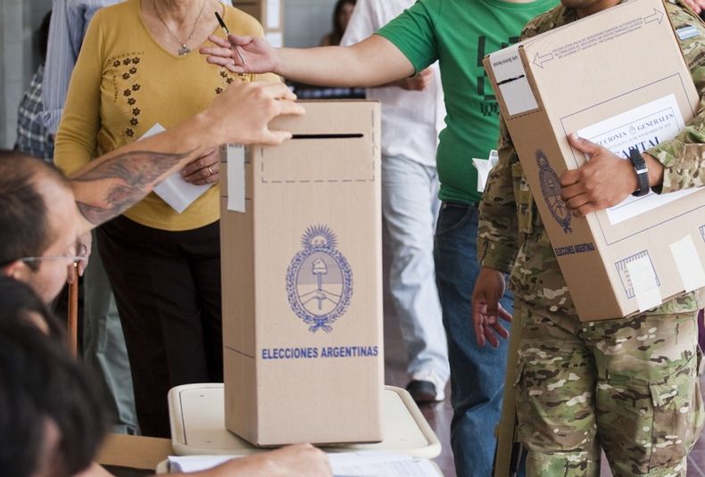 elecciones generales 2015, ballotage, cuarto oscuro, boletas, urnas, custodia, remplazo, ejercito argentino