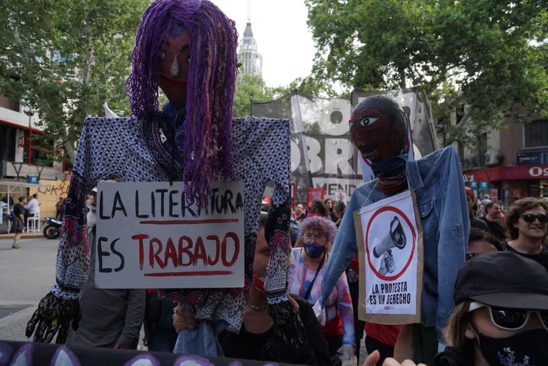 A Media Calzada Y Con Fuerte Presencia Policial Así Fue La Marcha Piquetera En Mendoza 7575