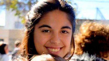 Hoy, su nombre sigue siendo bandera. Pero también, un grito que no se apaga: justicia