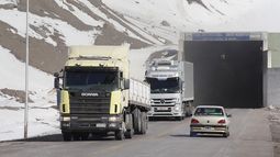 Restricciones a la circulación: el transporte internacional tendrá 96 horas para adaptarse