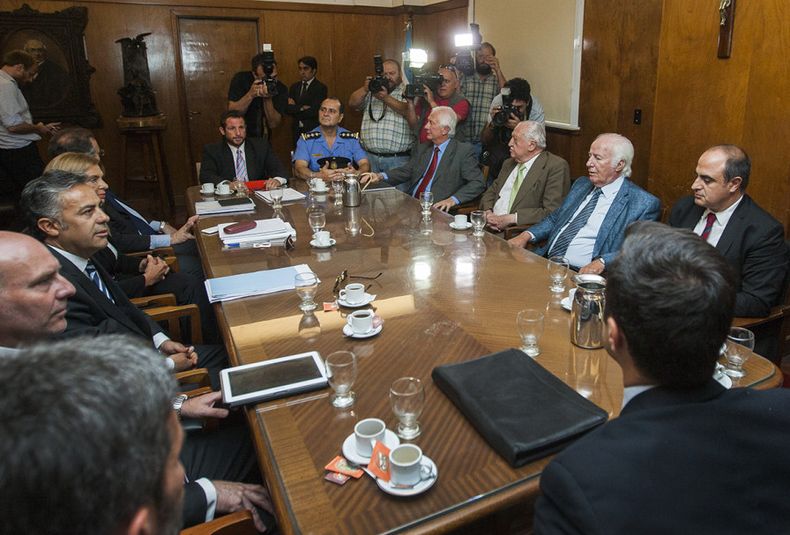 Alfredo Cornejo y un vínculo muy cercano con el Poder Judicial de Mendoza.