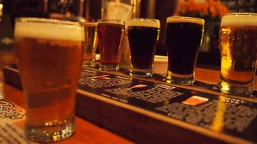 Elaboradores de cerveza artesanal crean su sello de calidad.