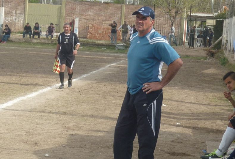 19 Miguel Buxó nuevo DT. del Club Huracán. Viernes 06 12 19