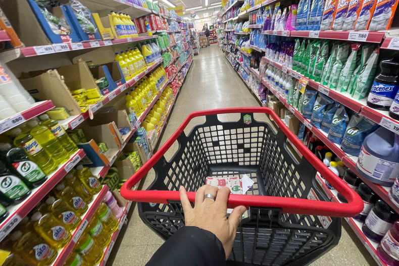 El consumo sigue cayendo en marzo según los datos de las dos primeras semanas.