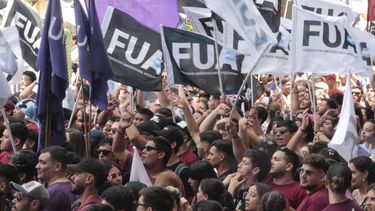 Universitarios explicaron que el sistema de vouchers que propone Javier Milei no funcionará
