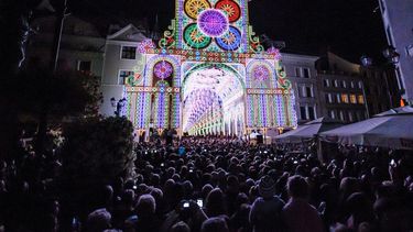 El festival en Torun han logrado enlazar de manera magistral su pasado medieval con el arte y la ciencia futurista