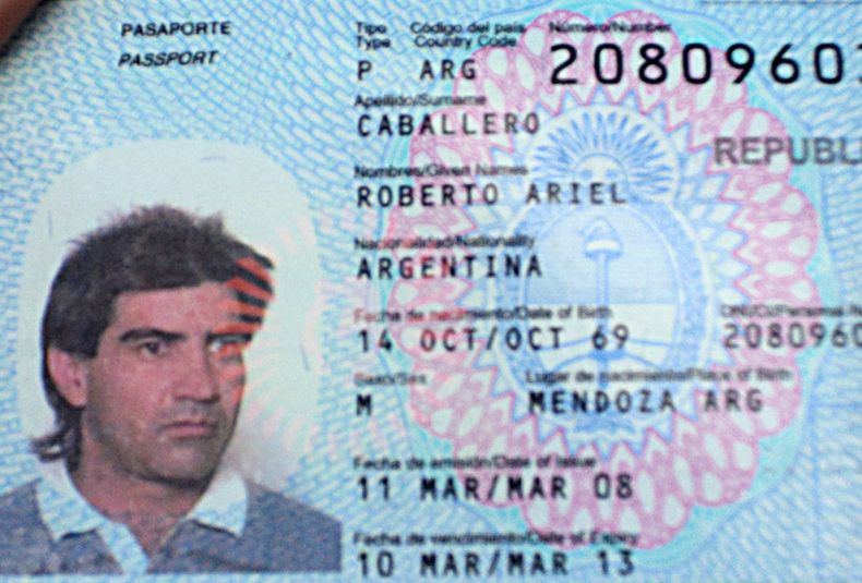 Prófugo, Roberto  “Tito” Caballero